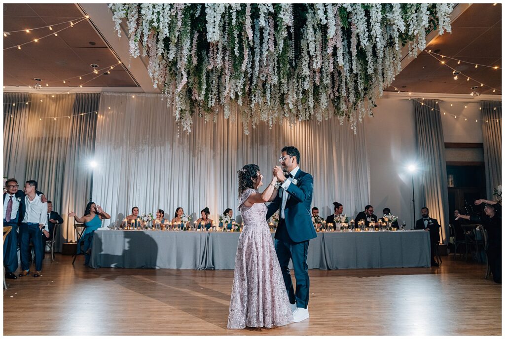 Rainy Downtown Chicago Wedding Ivy Room