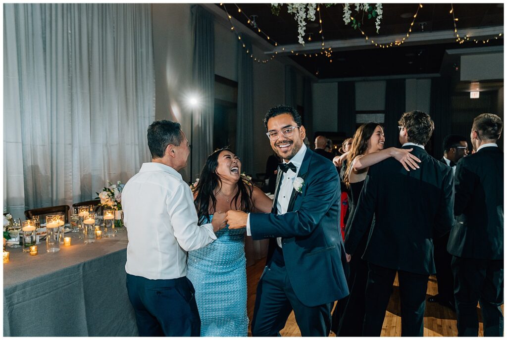 Rainy Downtown Chicago Wedding Ivy Room