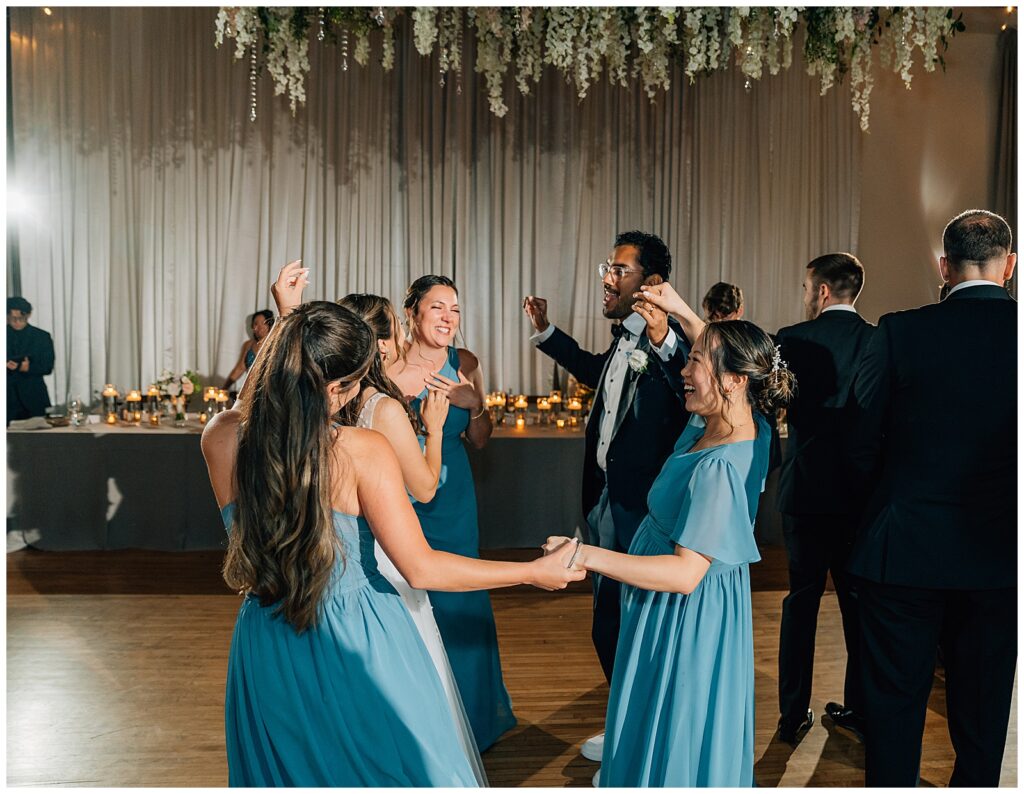 Rainy Downtown Chicago Wedding Ivy Room