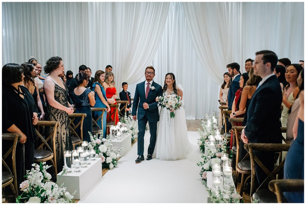 Rainy Downtown Chicago Wedding Ivy Room