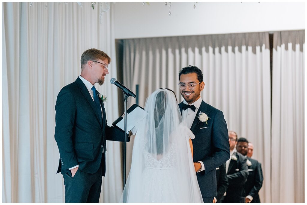 Rainy Downtown Chicago Wedding Ivy Room