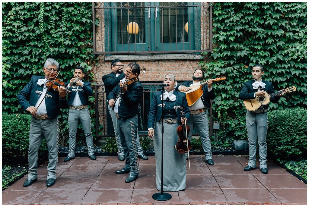 Rainy Downtown Chicago Wedding Ivy Room