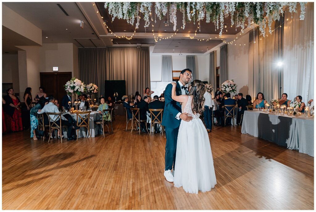 Rainy Downtown Chicago Wedding Ivy Room